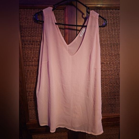 EUC Xl Alice CO Light Pink V-Neck Camisole - Picture 1 of 1